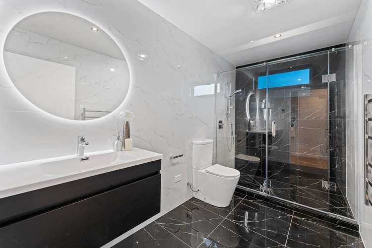 8 Barrel Crescent Swanson_21