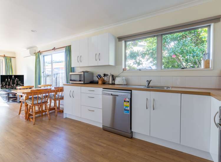 1 Maitland Avenue Stoke_6