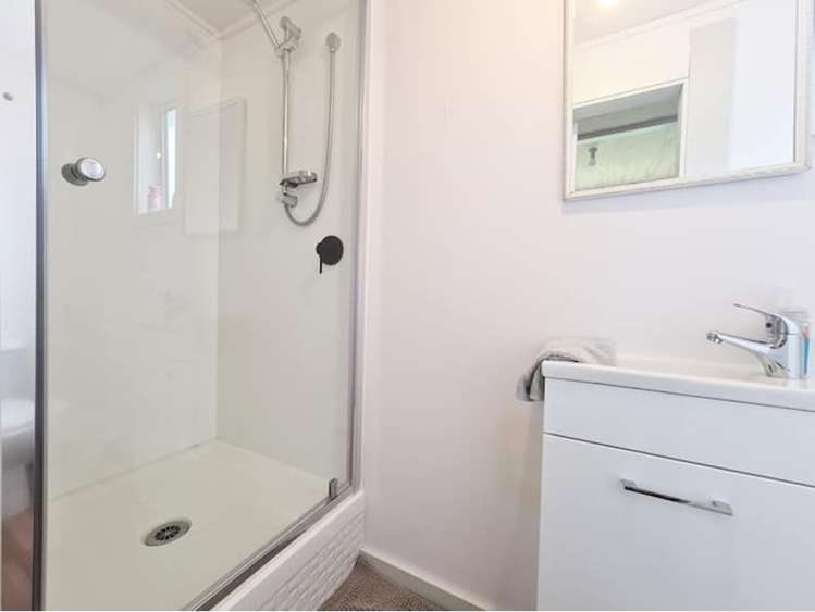 18 Violet Street Riverton_15