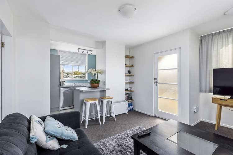 9/76 Freyberg Street Lyall Bay_5