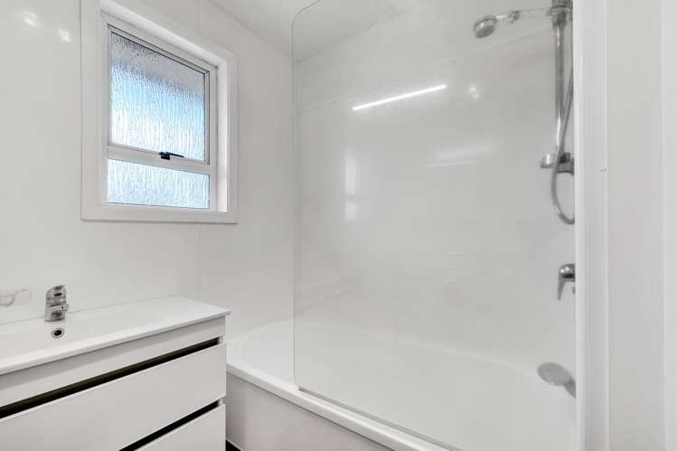 86 Brecon Road Stratford_12