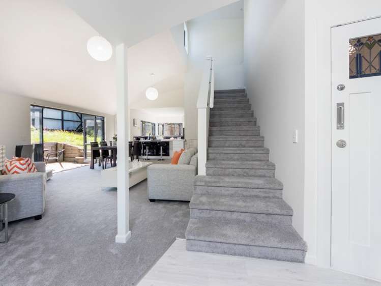 2/607 Glenfield Road Totara Vale_14