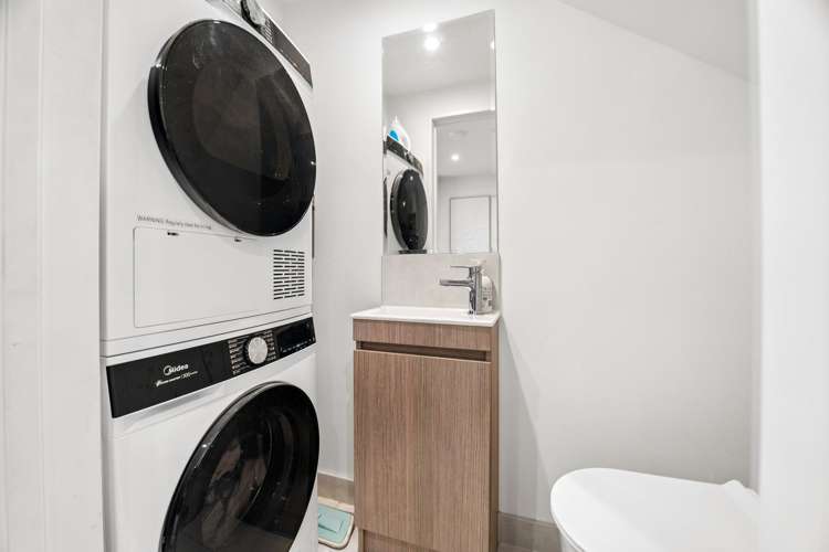 17/18 Hewlett Road Massey_12