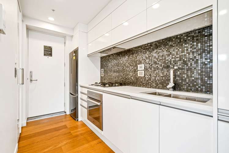 105/10 Lion Place Epsom_1