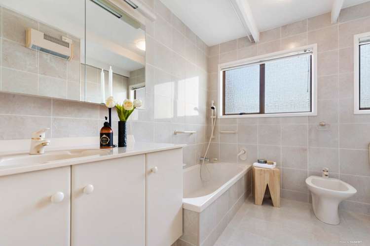 2/3 Marama Street Castor Bay_14