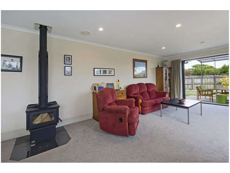 22 Maple Crescent Richmond_6