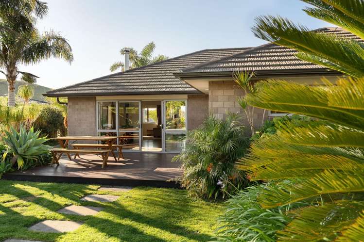 190 Ballintoy Park Drive Welcome Bay_12