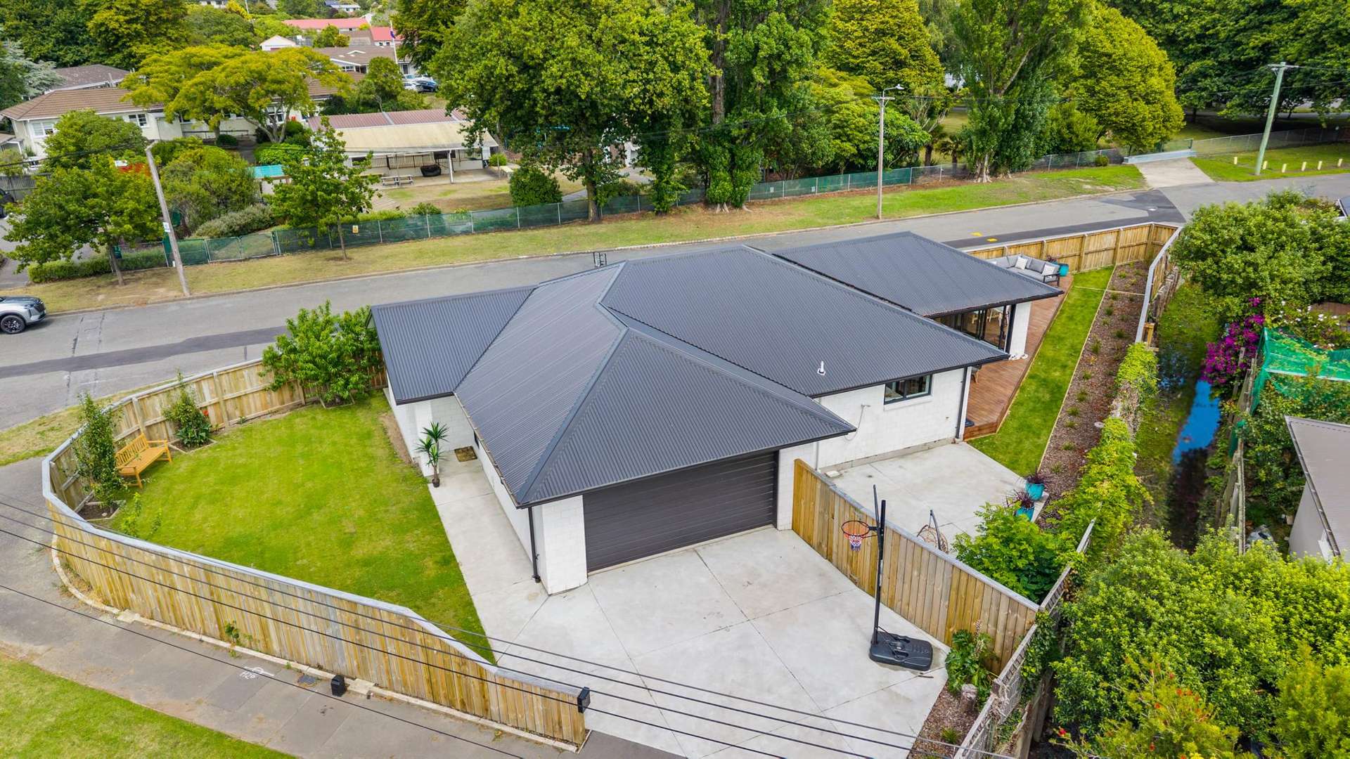 52 Whitfield Street Sumner_0