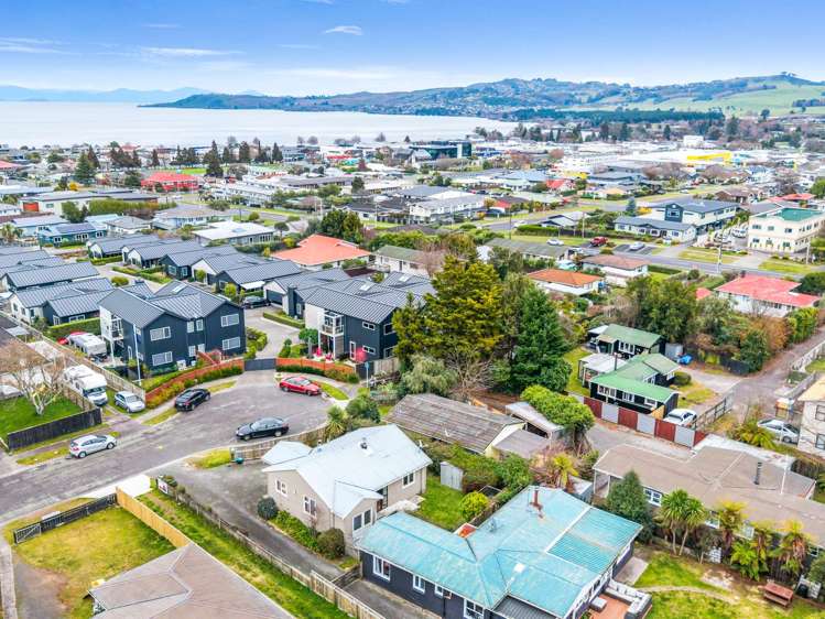 2/2 Laughton Street Taupo_28