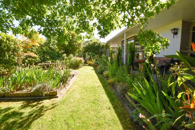 6 Chisholm Place Carterton_21