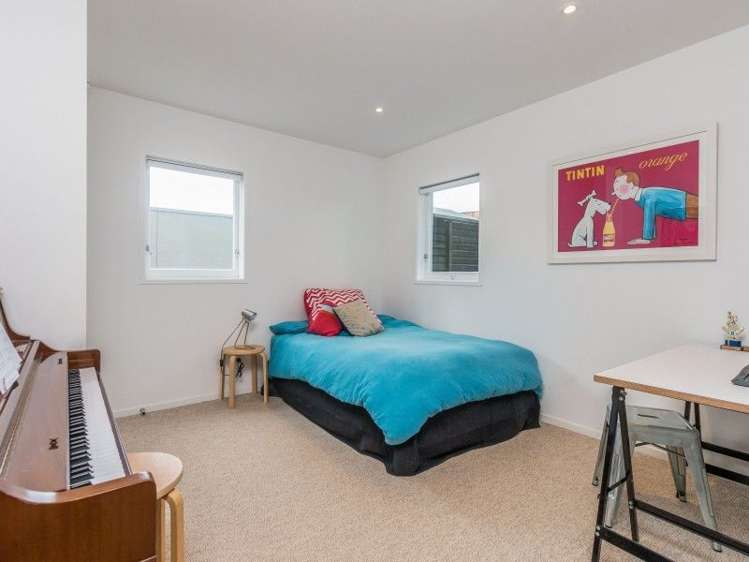 20a Raymond Street Point Chevalier_16