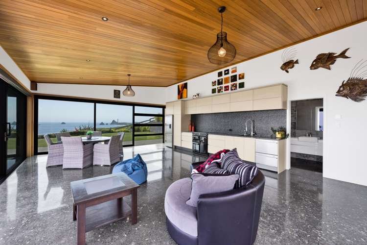 24 Washer Road Omata_34