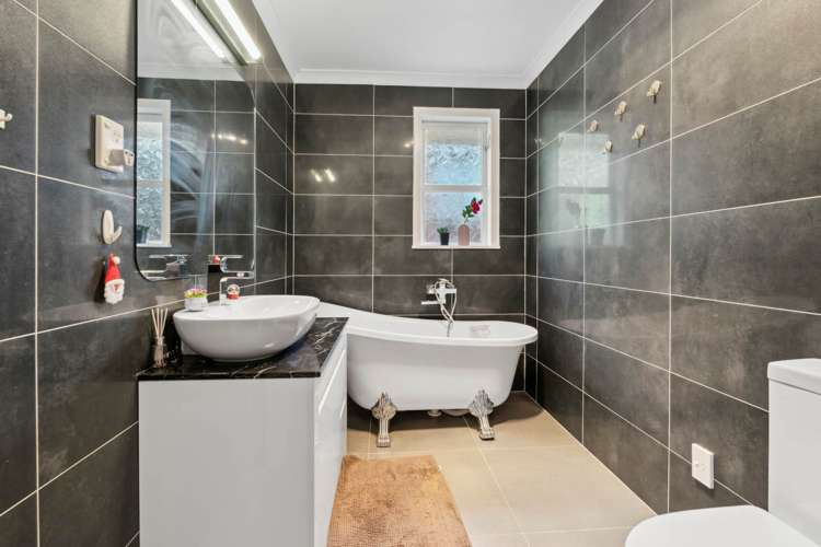 131 White Swan Road Mt Roskill_21
