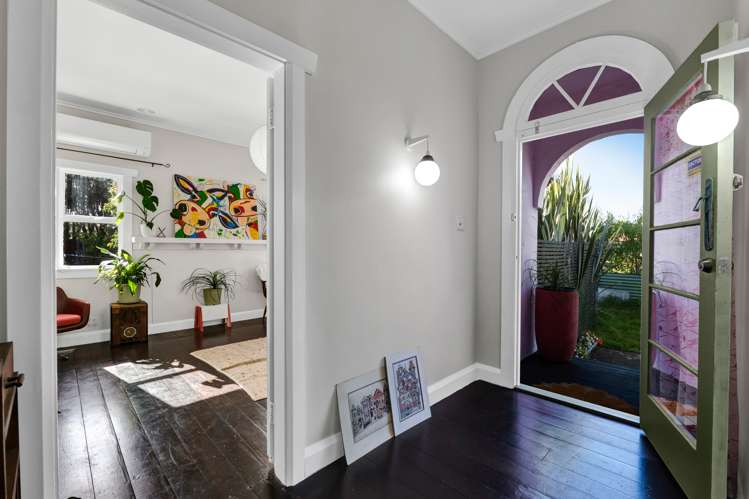 87 South Road Manaia_12