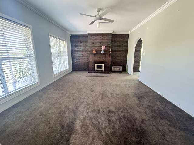 19 Cassia Way Junee_4