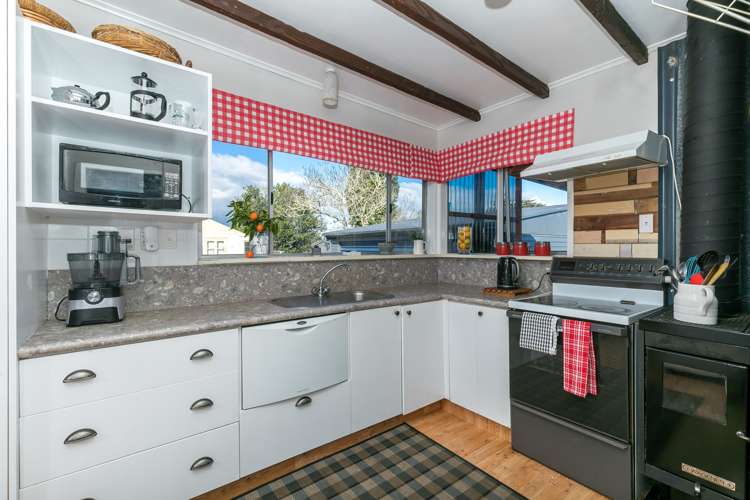 1243 Pouewe Street Kawhia_8