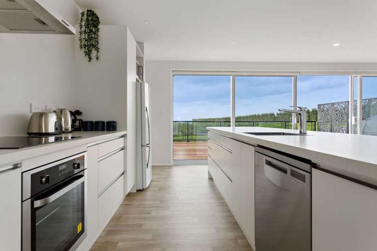 24 Rawinia Place Te Kaha_25