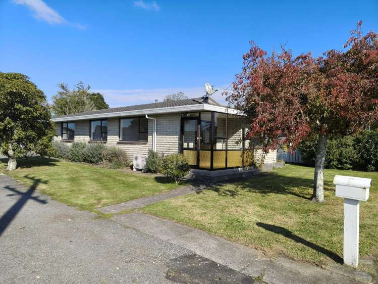 13 Flint Road West_0