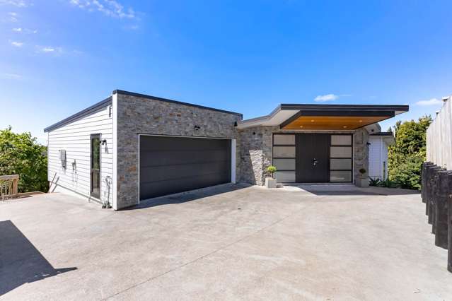 Ultimate Coastal Luxury with Dual Living