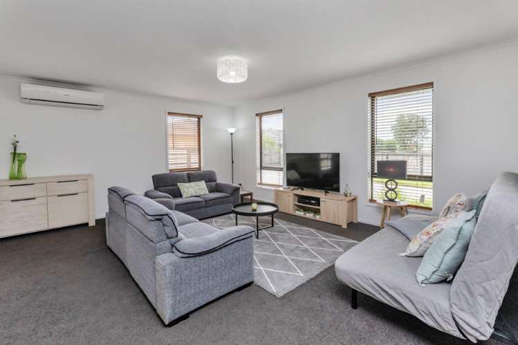 18 Ocean View Rise Ruakākā_3