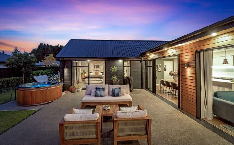 39 Dunlops Crescent Bottle Lake_2