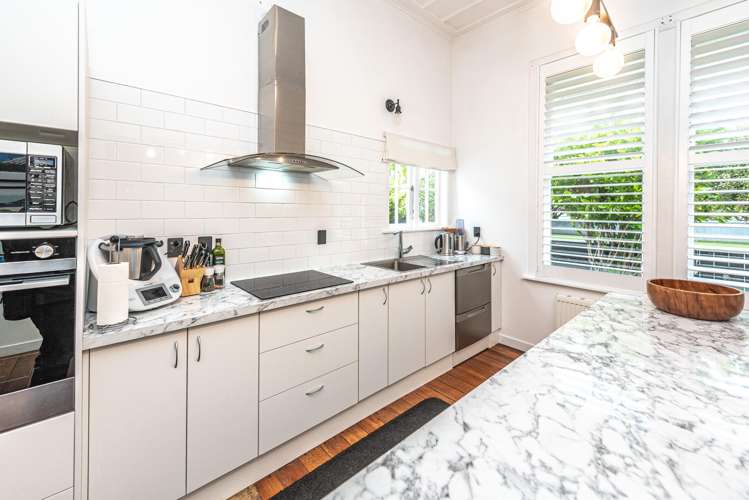 24 Brassey Road Saint Johns Hill_13