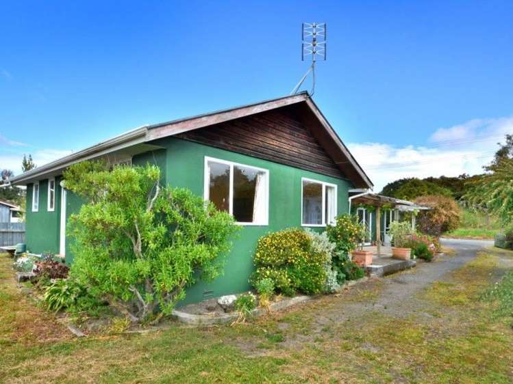 7 Connor Place Taieri Mouth_8