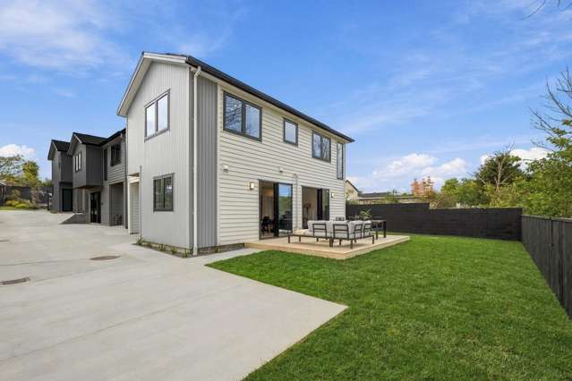 Five Bedrooms, Solar & Serious Space