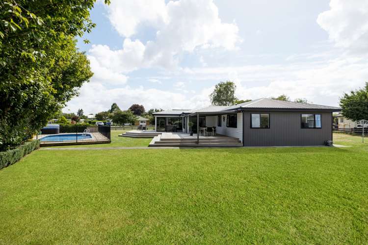 9 Shadbolt Drive Leamington_29