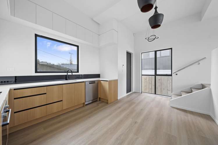 7/17 Sunnyfield Crescent Glenfield_3