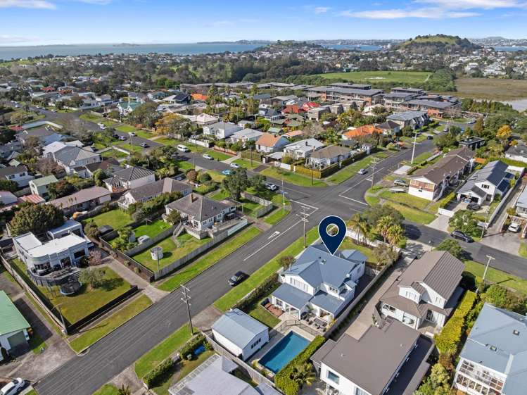 38 Aramoana Avenue Devonport_33
