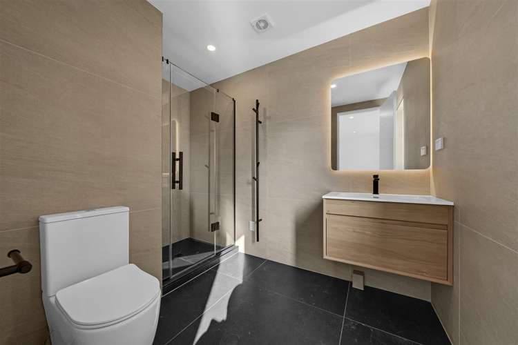 2 Longview Oak Lane Papakura_23