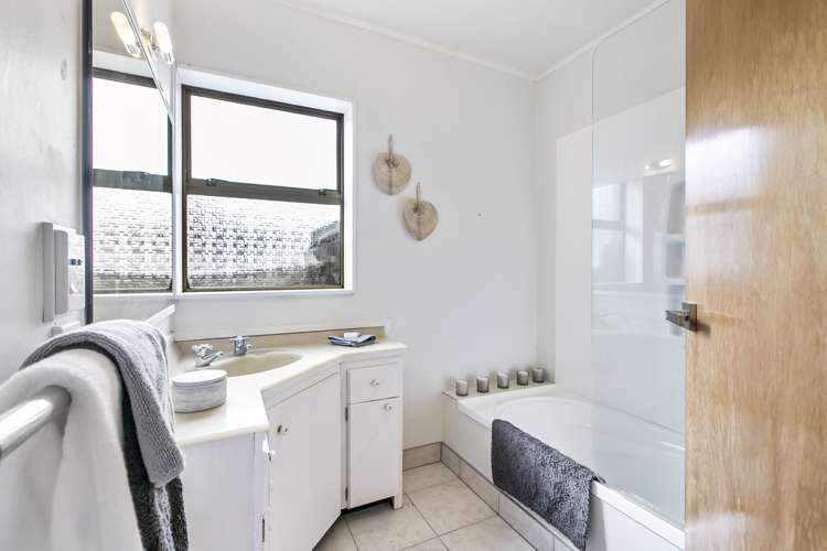 75 Rosecamp Road Beach Haven_16