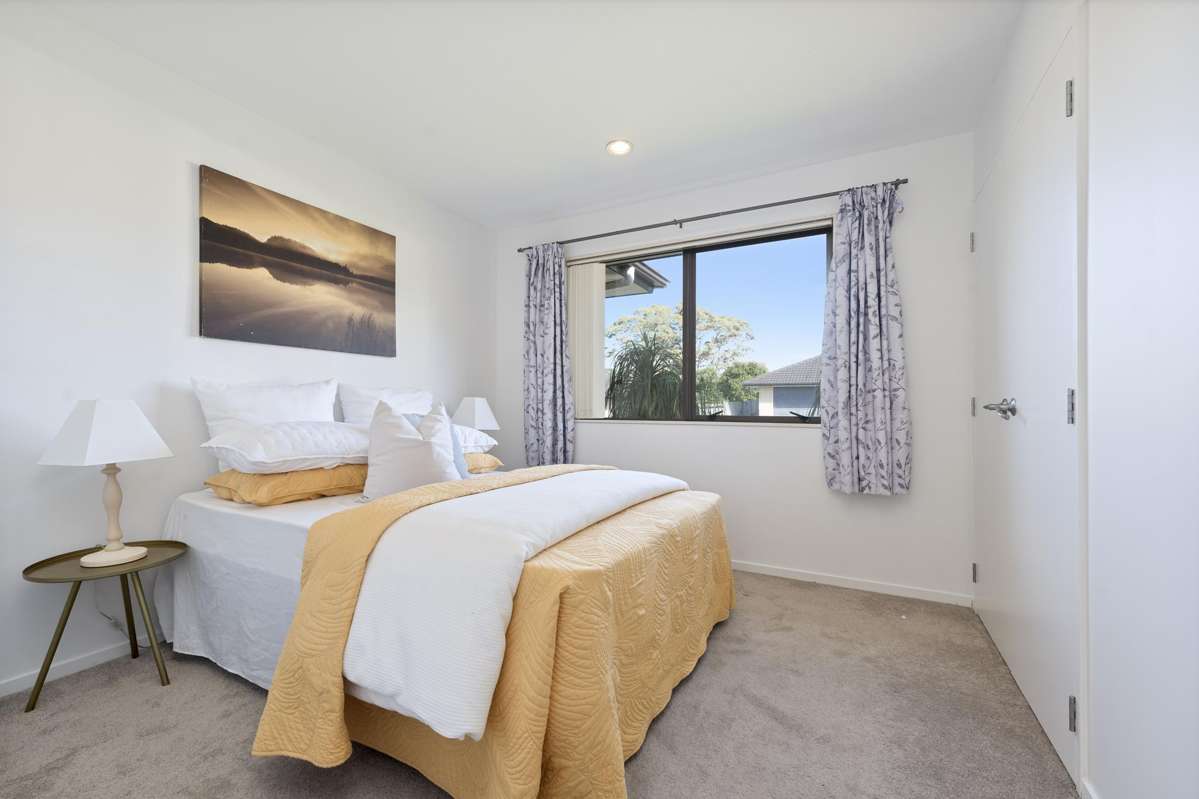 33 South Kensington Way_5