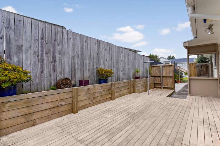 2/1 Flagstaff Place Massey_10