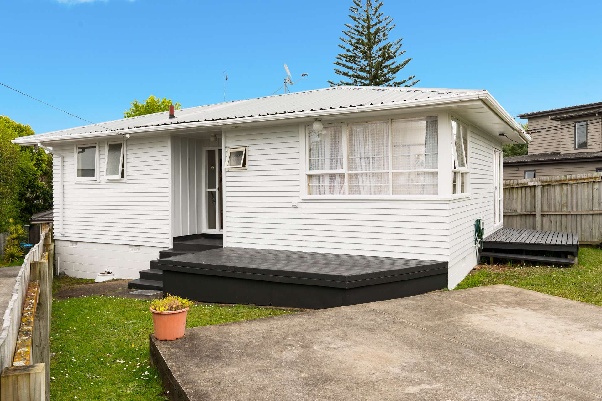 15 Mccracken Road Mount Wellington Auckland City Houses for Sale