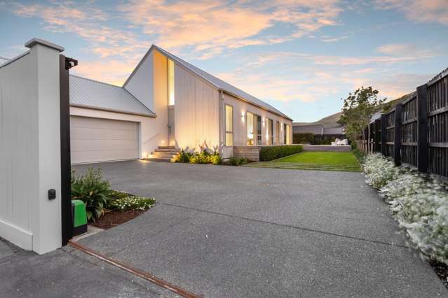 Stunning Coastal Architecture, Family Comfort