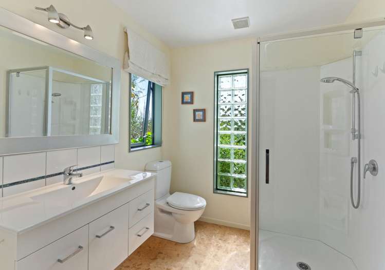 142 Huia Street Waikanae_24