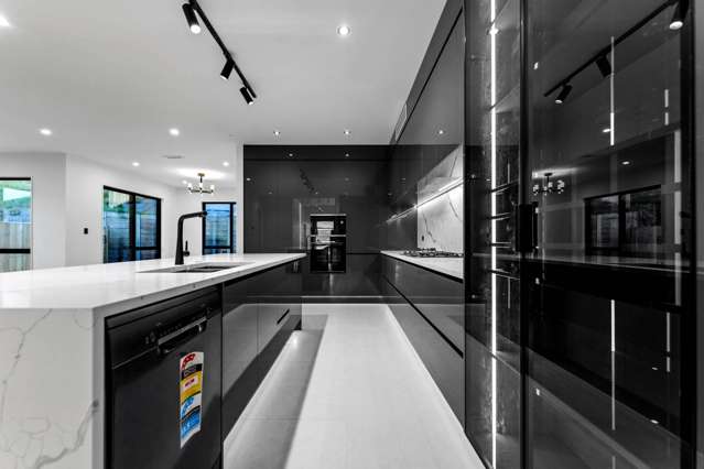 Multi-Generational Living-418sqm(mol) floor area!