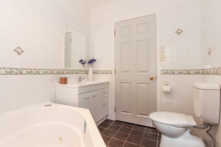 24a Aldersgate Road Hillsborough_10