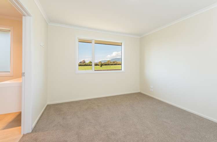 14 Campari Drive Richmond_13