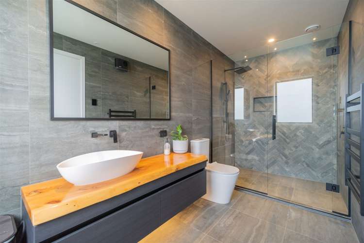 6 Ralph Moir Drive Te Anau_12