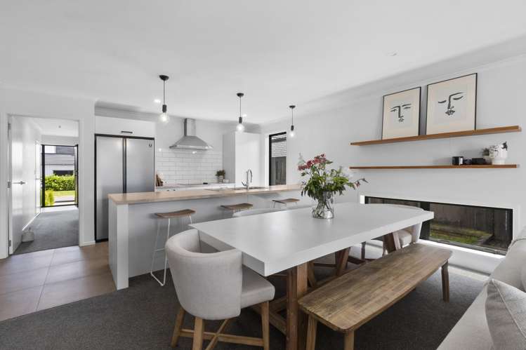 8 Trewern Avenue Chartwell_1