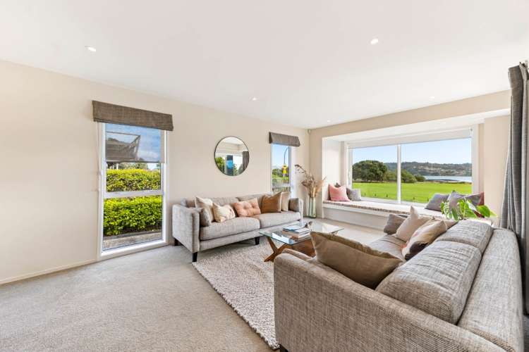 93 Kiwi Esplanade Mangere Bridge_7