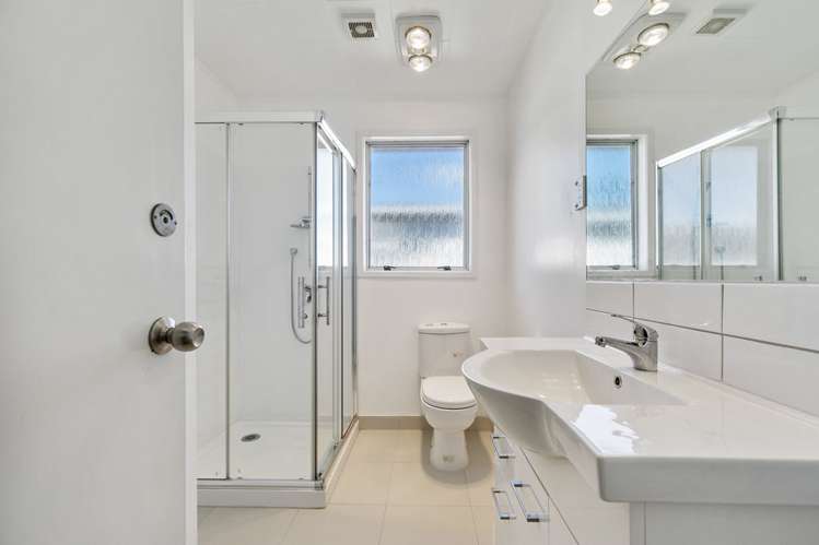 7 Almay Place Clover Park_8