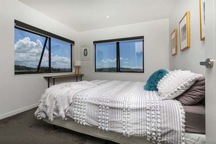 2/149j Glengarry Road Glen Eden_10