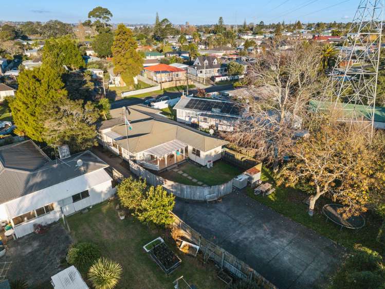 42 Cobham Crescent Kelston_33