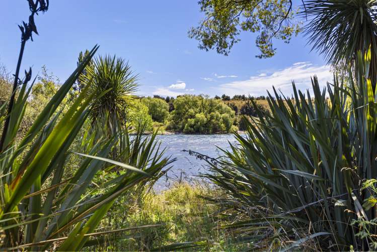 151 Church Road Luggate_13