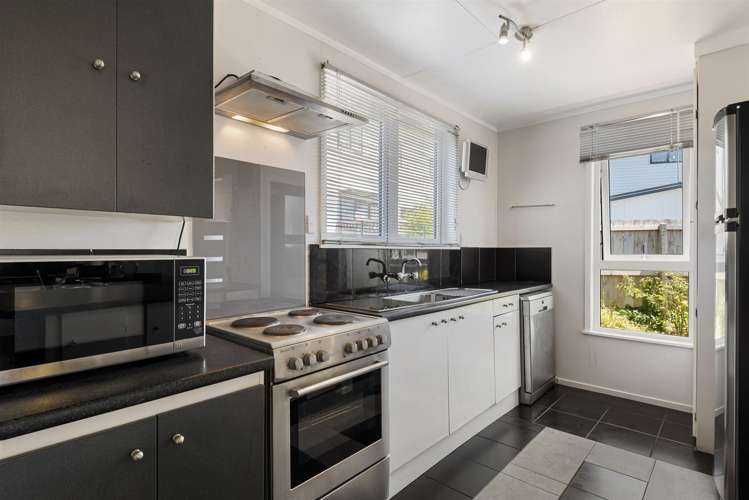 17 Taurus Crescent Beach Haven_6