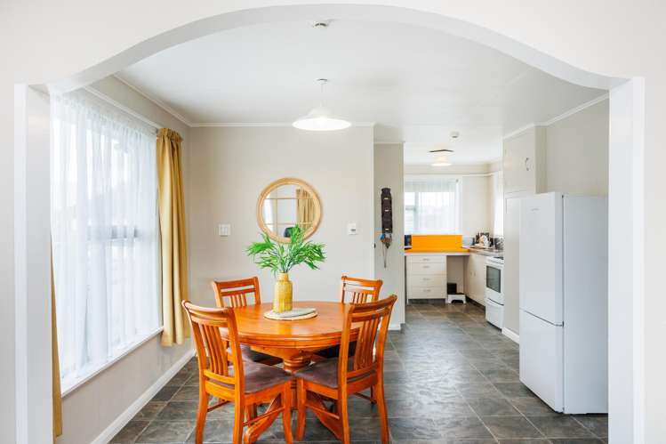 9 Bristol Crescent Roslyn_5